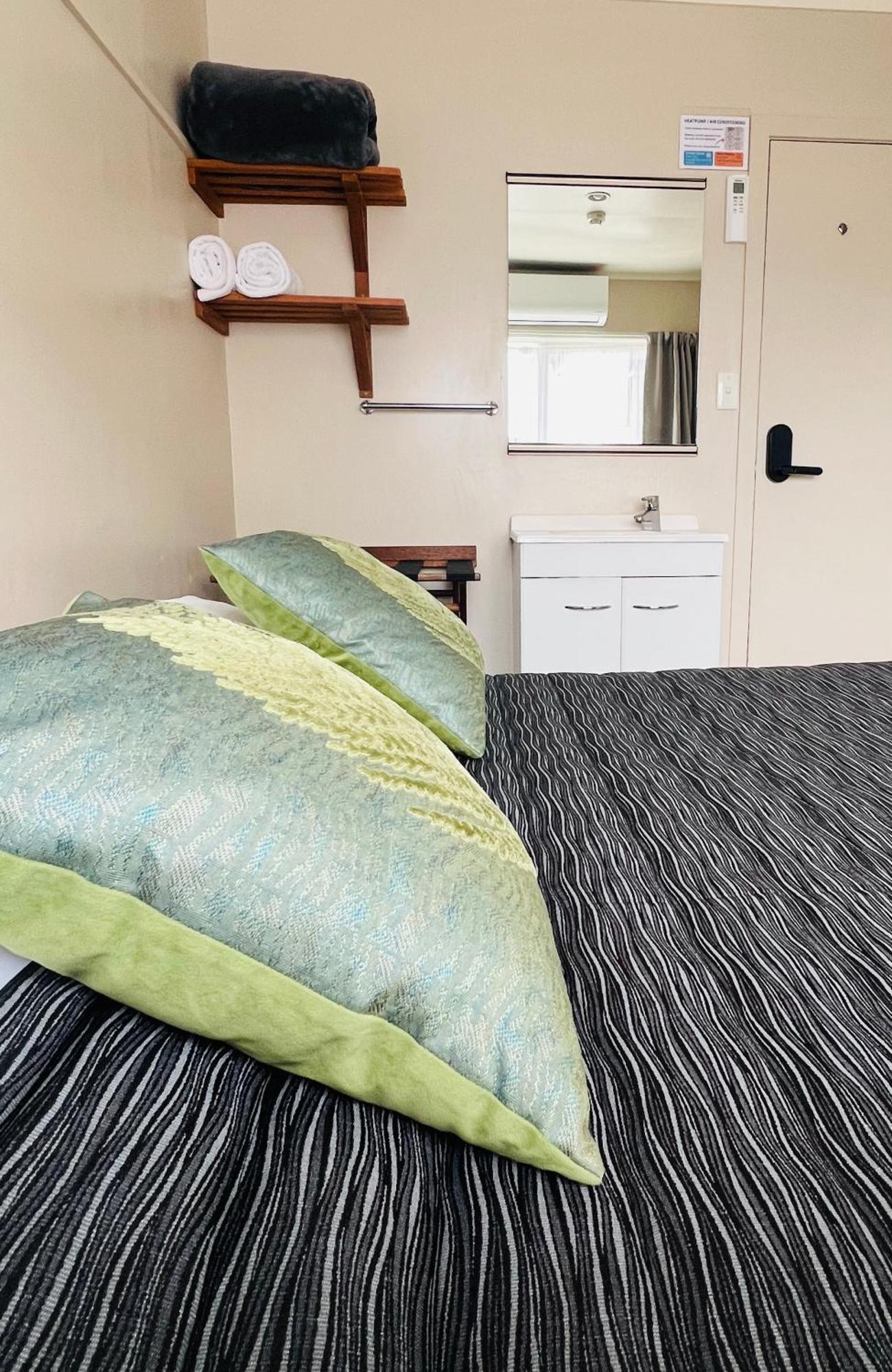 Seagulls Guesthouse Маунт Маунгануи Екстериор снимка