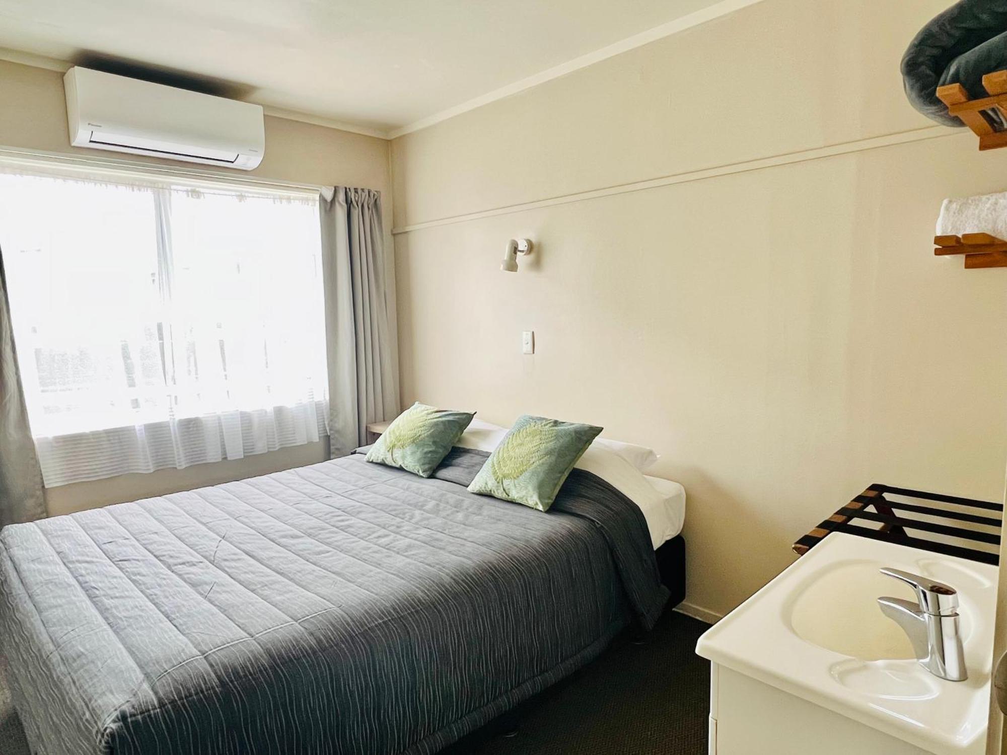 Seagulls Guesthouse Маунт Маунгануи Екстериор снимка