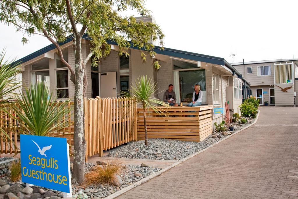 Seagulls Guesthouse Маунт Маунгануи Екстериор снимка